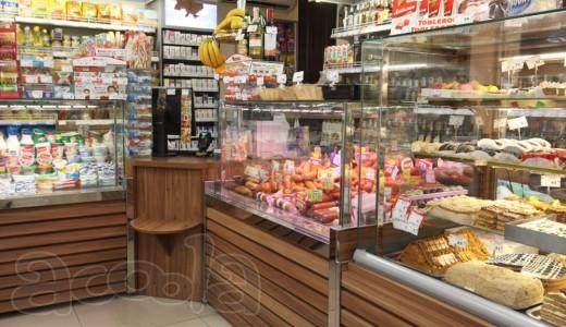 Продуктовый магазин в элитном микрорайоне города